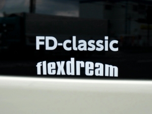 ハイエースバン丸目換装FD-classicカスタム　ライトイエロー