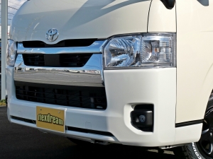 ハイエースバン新車アウトレットディーゼル4WD　特設ライトイエロー