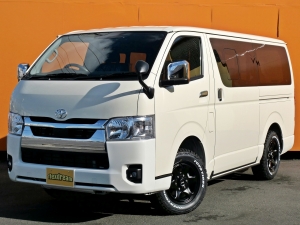 ハイエースバン新車アウトレットディーゼル4WD　特設ライトイエロー