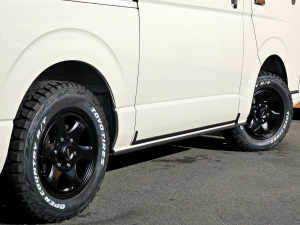 ハイエースバン新車アウトレットディーゼル4WD　特設ライトイエロー