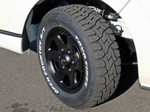 ハイエースバン新車アウトレットディーゼル4WD　特設ライトイエロー