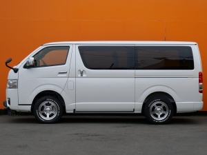 ハイエースバンディーゼル4WD　車中泊　跳ね上げ式ベッドキット