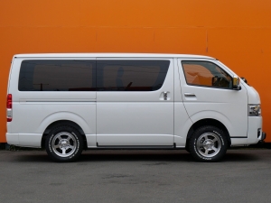 ハイエースバンディーゼル4WD　車中泊　跳ね上げ式ベッドキット