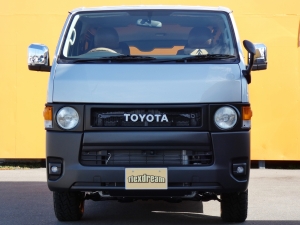 ハイエースバンディーゼル4WD　丸目カスタム　ネオクラシック
