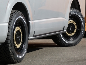 ハイエースバンディーゼル4WD　丸目カスタム　ネオクラシック