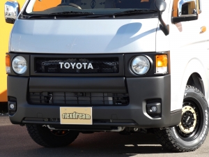 ハイエースバンディーゼル4WD　丸目カスタム　ネオクラシック