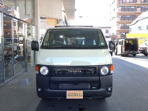 ハイエースバンディーゼル4WD　丸目カスタム　ネオクラシック