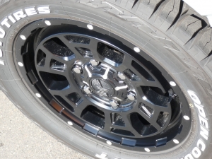 ハイエースバン一部改良後　ハイエース　アースカラーパッケージ６Ｘ３アーバンカーキ
