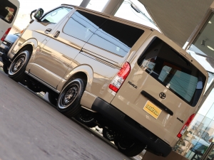 ハイエースバンディーゼル4WD　アースカラーパッケージ４Ｖ６ベージュ