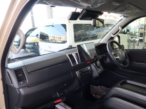 ハイエースバンディーゼル4WD　アースカラーパッケージ４Ｖ６ベージュ