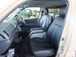 ハイエースバンディーゼル4WD　アースカラーパッケージ４Ｖ６ベージュ