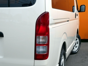 ハイエースバンDX　4WD　ディーゼル