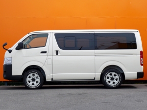 ハイエースバンDX　4WD　ディーゼル