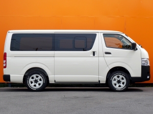ハイエースバンDX　4WD　ディーゼル