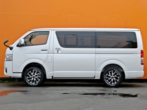 ハイエースバン新車一部改良後　ディーゼル四駆