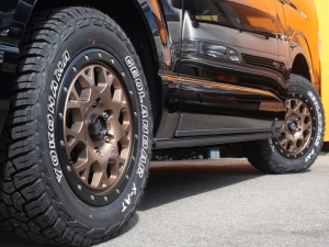 ハイエースバン新車ハイエース　S-GLダークプライム　カスタム