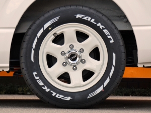 ハイエースバンDX　2WD　ディーゼル　丸目クラシック