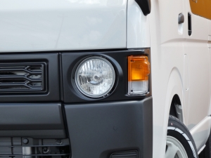 ハイエースバンDX　2WD　ディーゼル　丸目クラシック