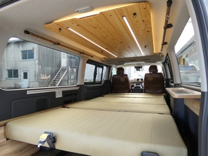 ハイエースバンMONOBOX　ライトキャンピングカー　丸目クラシック