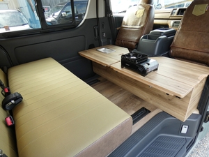 ハイエースバンMONOBOX　ライトキャンピングカー　丸目クラシック