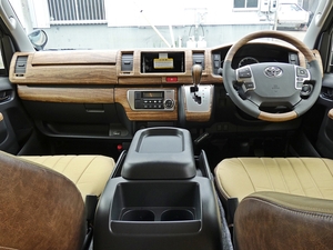ハイエースバンMONOBOX　ライトキャンピングカー　丸目クラシック