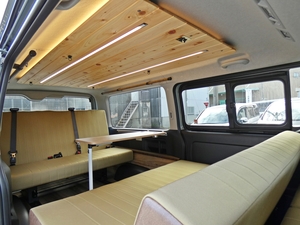 ハイエースバンMONOBOX　ライトキャンピングカー　丸目クラシック