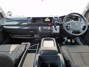 ハイエースワゴングラキャン　FD-BOX
