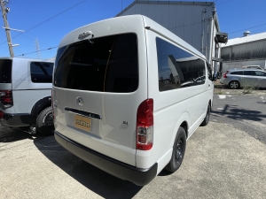 ハイエースワゴン１０人乗り　車中泊できる街乗り仕様車