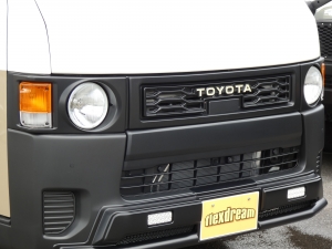 ハイエースバン新車ハイエースDX　丸目クラシックカスタム　FD-classic