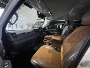 ハイエースワゴン１０人乗り　車中泊できる街乗り仕様車