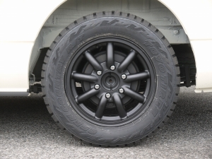 ハイエースバンディーゼル4WD　丸目カスタム　ネオクラシック