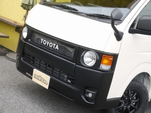 ハイエースバンディーゼル4WD　丸目カスタム　ネオクラシック