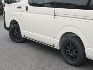ハイエースバンディーゼル4WD　丸目カスタム　ネオクラシック