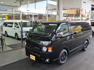ハイエースバン特別仕様車ダークプライム2