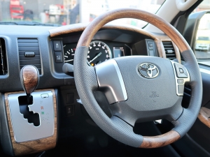 ハイエースバンDX　4WD　ディーゼル　丸目