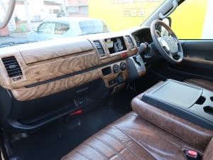 ハイエースバンDX　4WD　ディーゼル　丸目
