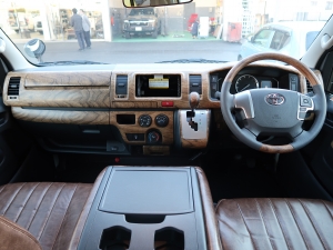 ハイエースバンDX　4WD　ディーゼル　丸目