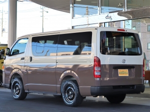 ハイエースバンDX　4WD　ディーゼル　丸目