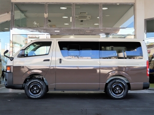 ハイエースバンDX　4WD　ディーゼル　丸目