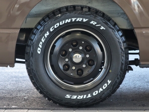 ハイエースバンDX　4WD　ディーゼル　丸目
