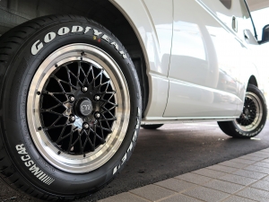 ハイエースバン特別仕様車ダークプライム2