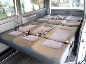 ハイエースバン特別仕様車ダークプライム2