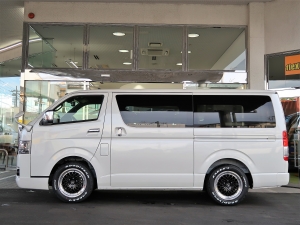 ハイエースバン特別仕様車ダークプライム2