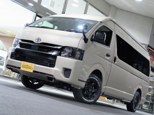 ハイエースバンスパロン　4WD　ディーゼル　特設ベージュメタリック