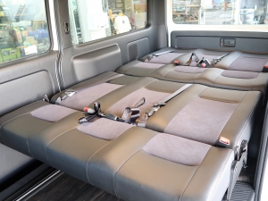 ハイエースバン特別仕様車ダークプライム2