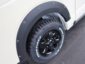 ハイエースバンDX　4WD　ディーゼル　丸目