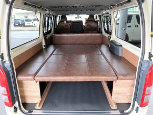 ハイエースバンDX　4WD　ディーゼル　丸目