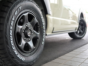 ハイエースバンDX　4WD　ディーゼル　丸目