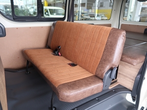 ハイエースバンDX　4WD　ディーゼル　丸目