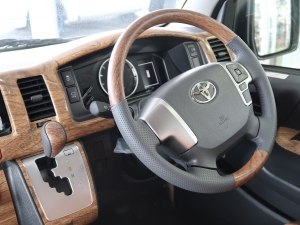 ハイエースバンDX　4WD　ディーゼル　丸目